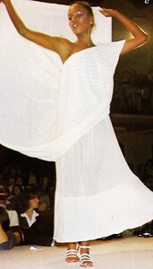 1258977909_ModeEtMode(JP)1978-Spring(179)-IsseyMiyake(Paris)-PP(2).thumb.jpg.40430fffac0a2b804178be6c80752cb3.jpg