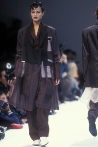 1387941691_CommedesGarcons1995WomenRTW78.thumb.jpg.d44dad76a54c0d74abc5e416a22b028f.jpg