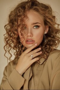 740full-katerina-bespalova (8).jpg