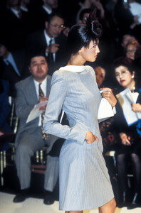 1505703598_Givenchy1996HauteCouture1.thumb.jpg.beff16a971bafac3d3447efa1673a82c.jpg