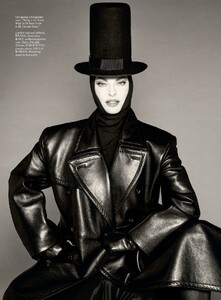 Vogue UK 09.2022 -page-007.jpg