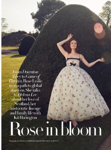 1589996960_HarpersBazaarUK-202206-076.thumb.jpg.d3f757bf4fe9e2186bee391e3f0d0ae6.jpg