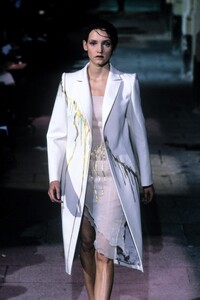 1648856510_KojiTatsuno1998WomenRTW4.thumb.jpg.ce2da7e6c03e6eb8766e0b600a4c86af.jpg