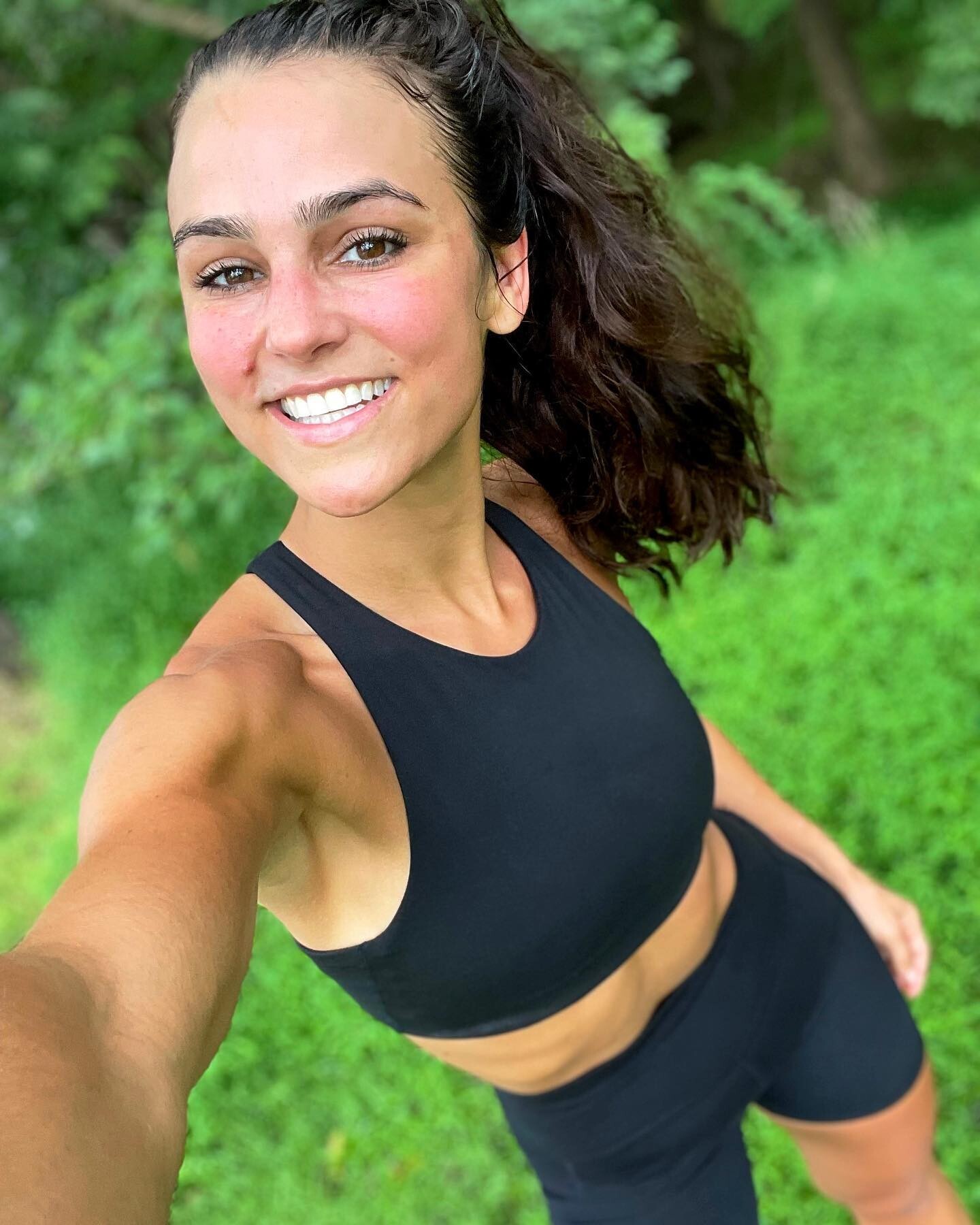 https://www.bellazon.com/main/uploads/monthly_2022_08/1668038_MelissaKendter36.jpg.eacbef82c14cdb1839eb9b43f270a459.jpg
