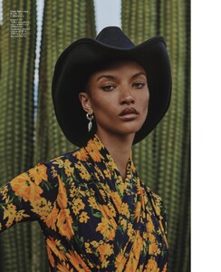 Elle Magazine USA - September 2022. pdf-page-005.jpg