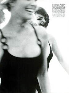 1759271163_ARCHIVIO-VogueItalia(May2006)-Beauty-007.thumb.jpg.7bb44ab3156384dd76ab0530abf9d565.jpg