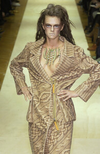 1785473529_LouisFeraud1996HauteCouture30-.thumb.jpg.dee1a7095a670efd34c300c4f270d3c8.jpg