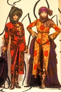 1821629638_EmanuelUngaro1993HauteCouture38.thumb.jpg.a813498801f73e0f5c3b27d07a65d8e7.jpg