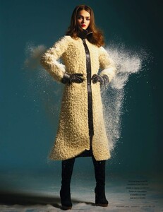 18612331_LOfficielFrance951(December2010-January2011)-Snow-002.thumb.jpg.bcd15a9fa035980c128bcc3f168fdcc1.jpg