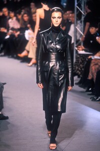 1910036267_Balenciaga1998WomenRTW8.thumb.jpg.40fcff56b338f22c2f521d6c203c8f36.jpg