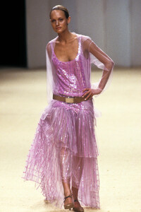 1913407962_Chanel1999HauteCouture117.thumb.jpg.76eba7048630af0cecc2043f81d87780.jpg