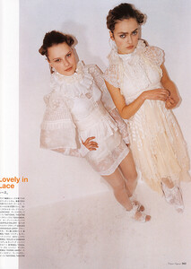 191629377_VogueJapan(February2006)-SpringIntoTheNewTrend!-009.thumb.jpg.92ae915fef6b5eed789add050e1d5d02.jpg