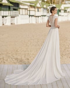 2022_JAZMIN_BEACH_WEDDING_3.jpg