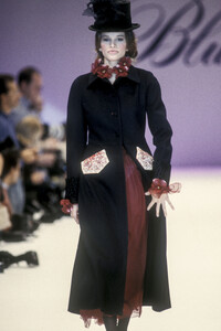 2093330698_Blumarine1993WomenRTW112.thumb.jpg.35a6be329ec35d0690b419ece5478474.jpg