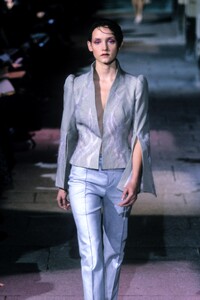2133194287_KojiTatsuno1998WomenRTW22.thumb.jpg.43b86996cae15bfb6552a7c7c0f52f13.jpg