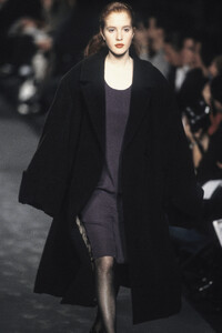 2139681900_DriesVanNoten1995WomenRTW69.thumb.jpg.d5933f4dac631b59ca0c21e6f49a1b34.jpg