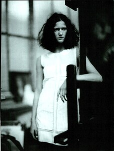 226209570_ARCHIVIO-VogueItalia(February2006)-Memoirs-002.thumb.jpg.56add3665588da247a672e1fcf23a206.jpg