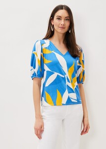 303251000-05-izzey-leaf-print-top.jpg