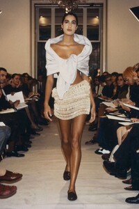 31152966_PradaRTW-SpringSummer1990(2).thumb.jpg.d987e8f37c48555edf445e532264cd7b.jpg