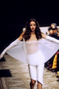 32337302_JeremyScott1998WomenRTW38.thumb.jpg.36c583d049b475be1c57863d1c7d85e3.jpg