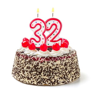 32_Birthday_Cake_crop_500_500.jpg