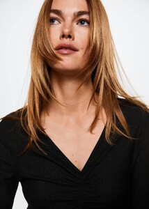37044066_99_D1.jpg