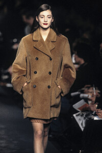 403570280_DriesVanNoten1995WomenRTW82.thumb.jpg.c6ab78253e76f3858aee029c010017ac.jpg