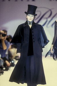 414058956_Blumarine1993WomenRTW145.thumb.jpg.ab85ad4dac3b9ad6642b6d29889d8732.jpg