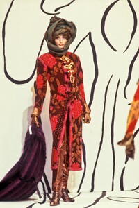 497643848_EmanuelUngaro1993HauteCouture85.thumb.jpg.7c218008ea70332794231023a4926e91.jpg