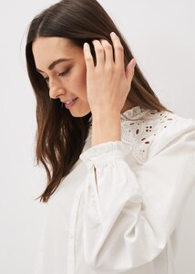 502187055-05-noa-broderie-anglaise-blouse.jpg