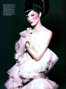 503074137_ARCHIVIO-VogueItalia(October2006)-Glitter-003.thumb.jpg.55feb6d91e2462df717357ceb3de2be9.jpg