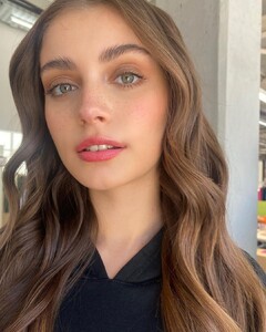 57817666.jpg