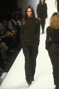 674719047_RalphLaurenFall19981.thumb.jpg.cd3aaf66bf893ca46aad750273a32a6e.jpg