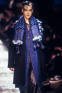 766145717_DriesVanNoten1997WomenRTW22.thumb.jpg.4be6aac6da70382953949a8aa10ace09.jpg