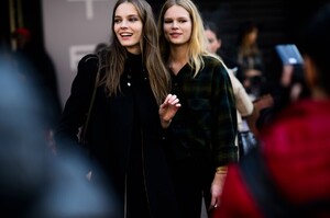 8454-Le-21eme-Adam-Katz-Sinding-Mina-Cvetkovic-Anna-Ewers-Milan-Fashion-Week-Fall-Winter-2015-2016_AKS8601-900x599.jpg