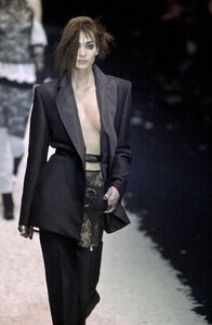 854571326_JeanPaulGaultier2001WomenRTW50--.thumb.jpg.2645089d0987a1158a1a8a7f342d5fea.jpg