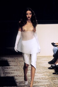 918120567_JeremyScott1998WomenRTW40.thumb.jpg.c48150236753542200398fa9711323c4.jpg
