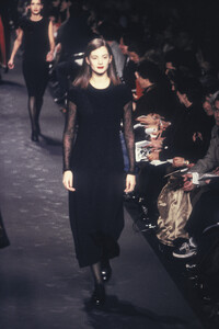 924981056_DriesVanNoten1995WomenRTW54.thumb.jpg.c195f78891580ca32f9d203cbc4579cf.jpg