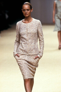 942361026_Chanel1999HauteCouture95.thumb.jpg.2a00eaf5c0d925fb09a8a951fe179c60.jpg