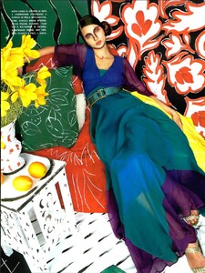 984316999_ARCHIVIO-VogueItalia(June2006)-ThePoeticAllure-008.thumb.jpg.a29f10e84b20aea24e4be44cd0edc5df.jpg