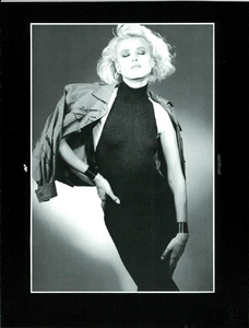 Alberta_Ferretti_Spring_Summer_1984_06.thumb.png.64d619766bc2e4b8fe054c10f69e85bb.png