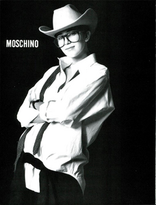 Babic_Moschino_Spring_Summer_1984_04.thumb.png.92f8f501d82fe97831efb21aef091541.png
