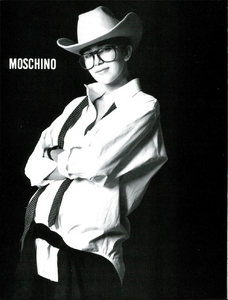 Babic_Moschino_Spring_Summer_1984_04.thumb.png.a7a0e2b1d1480f55ddb2c0384f463c72.png