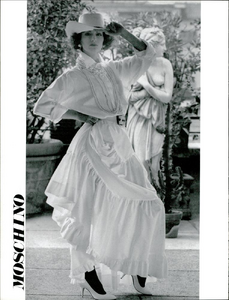 Babic_Moschino_Spring_Summer_1984_06.thumb.png.c639fe7a1a17ff421d6403c62be4a219.png