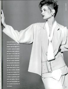 Barbieri_Vogue_Italia_January_1984_08.thumb.png.0df9f482a4594c0475a1e0f5ec26cfcd.png