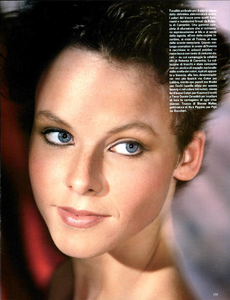 Callis_Gemelli_Vogue_Italia_May_1984_04.thumb.png.31353bba1719f722369289fe3582ae15.png