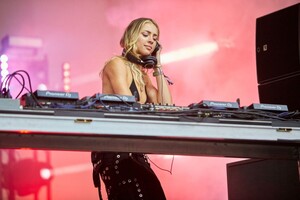 Charly_Jordan_Performs_at_Lollapalooza_in_Grant_Park_in_Chicago_07_30_2022__6_.jpg