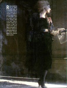 Collezione_Turbeville_Vogue_Italia_September_02_1984_03.thumb.png.1cdb3abb1f5dad164ae071fe4ca3830c.png