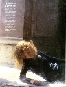 Collezione_Turbeville_Vogue_Italia_September_02_1984_07.thumb.png.30ef4852fb30480618af3483fa19789e.png