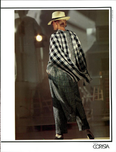 Elgort_Laura_Biagiotti_Spring_Summer_1984_02.thumb.png.3ad1efe5421b3034ff1e962b9669be22.png